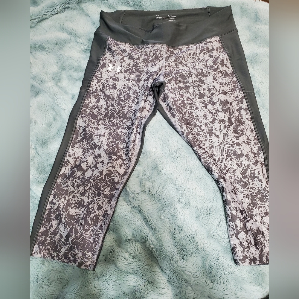 Under Armour compression capris